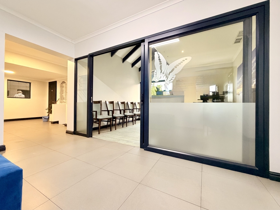 Commercial Property for Sale in Westcliff Western Cape
